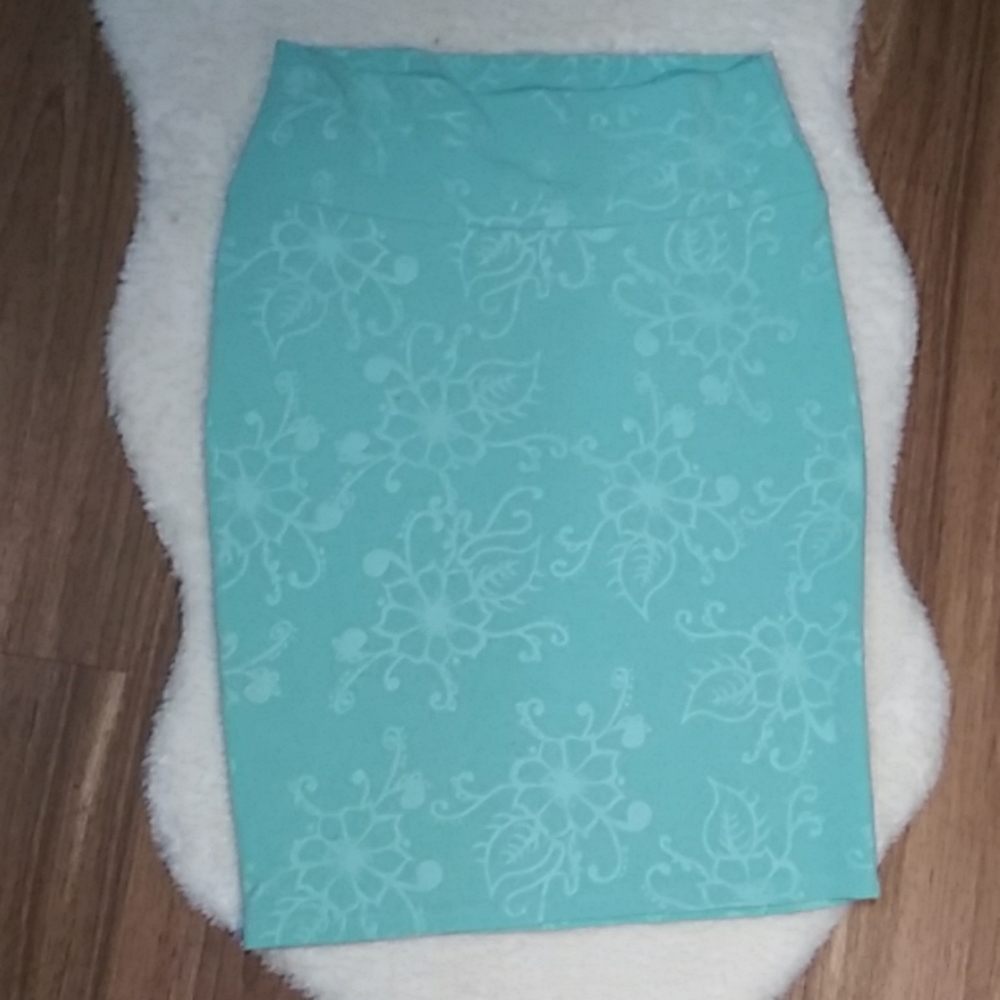 Lularoe "Cassie"